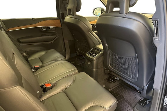 Volvo XC90 9 of 25