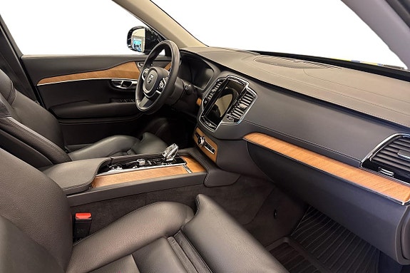 Volvo XC90 7 of 25