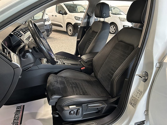 Volkswagen Passat 12 of 27