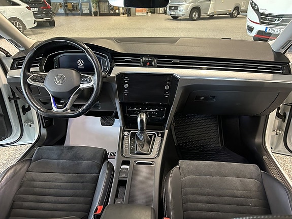 Volkswagen Passat 19 of 27