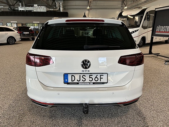 Volkswagen Passat 3 of 27