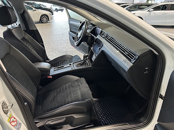 Volkswagen Passat 18 of 27