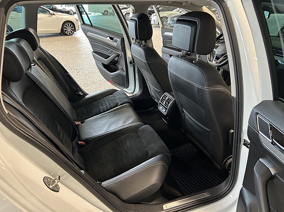 Volkswagen Passat 17 of 27