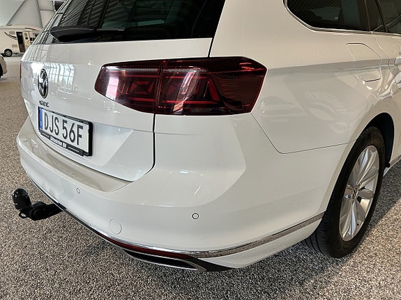 Volkswagen Passat 7 of 27