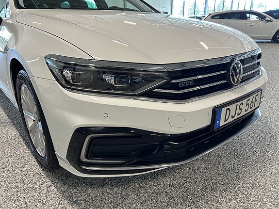 Volkswagen Passat 6 of 27