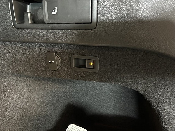 Volkswagen Passat 15 of 27