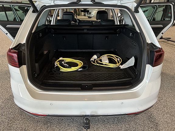 Volkswagen Passat 14 of 27