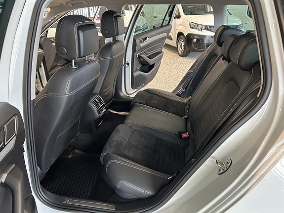 Volkswagen Passat 13 of 27