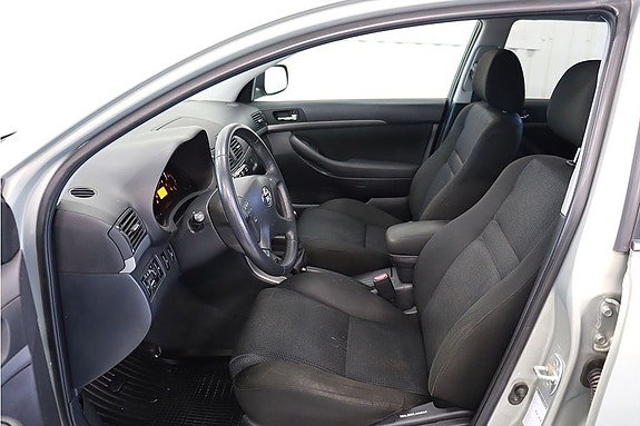 Toyota Avensis 4 of 11