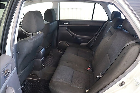 Toyota Avensis 5 of 11
