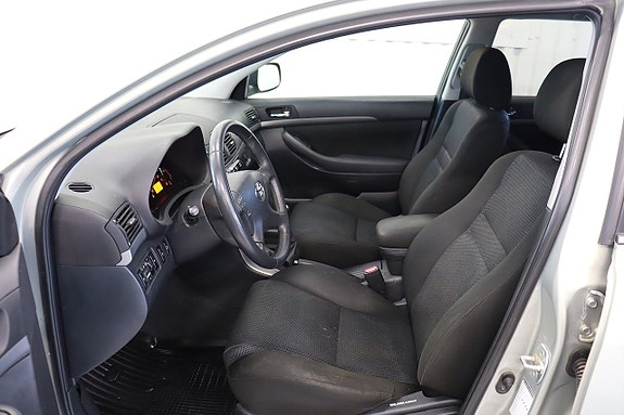 Toyota Avensis 4 of 11
