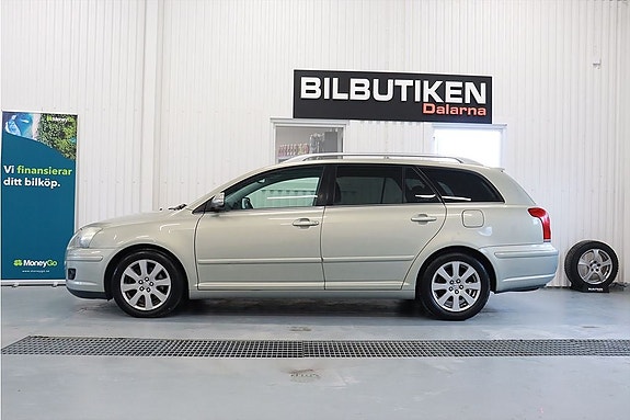 Toyota Avensis 2 of 11