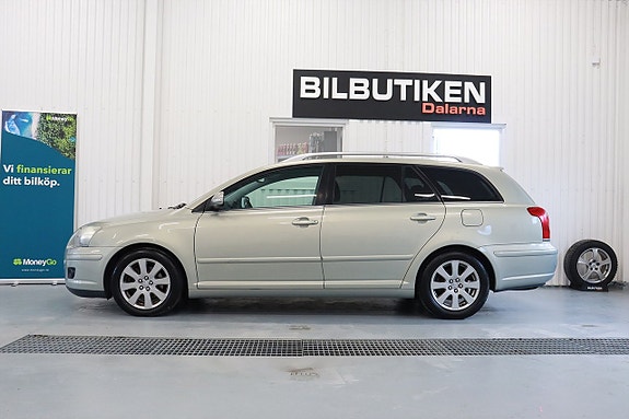Toyota Avensis 2 of 11