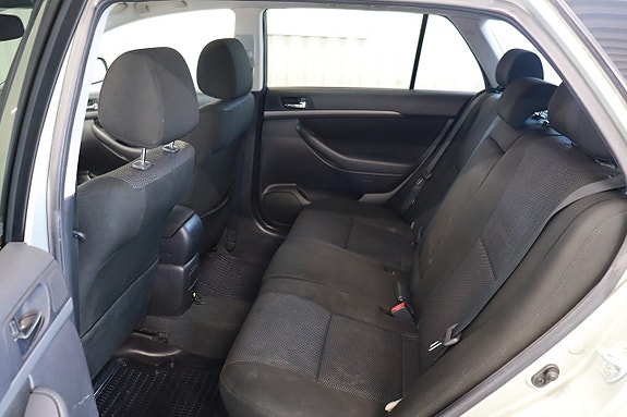 Toyota Avensis 5 of 11