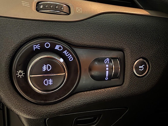 Jeep Cherokee 24 of 30