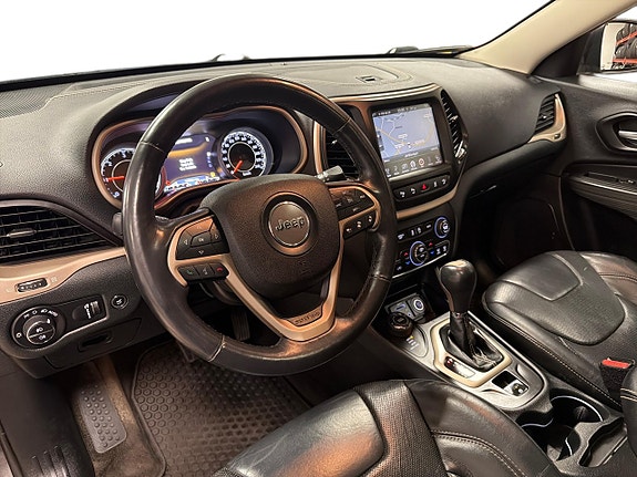 Jeep Cherokee 8 of 30