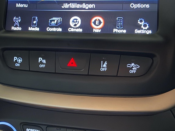 Jeep Cherokee 16 of 30