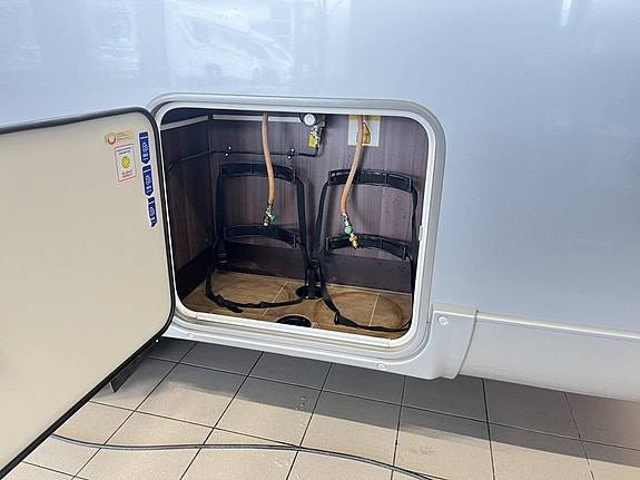 Bürstner NEXXO 720 (Solcell+AC+TRUMA+4 000kg+Ugn+Långbäddar) 7 of 30
