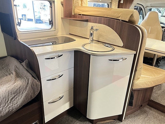 Bürstner NEXXO 720 (Solcell+AC+TRUMA+4 000kg+Ugn+Långbäddar) 16 of 30