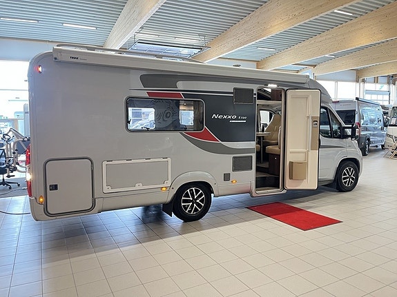 Bürstner NEXXO 720 (Solcell+AC+TRUMA+4 000kg+Ugn+Långbäddar) 4 of 30