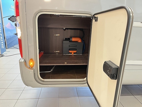 Bürstner NEXXO 720 (Solcell+AC+TRUMA+4 000kg+Ugn+Långbäddar) 9 of 30