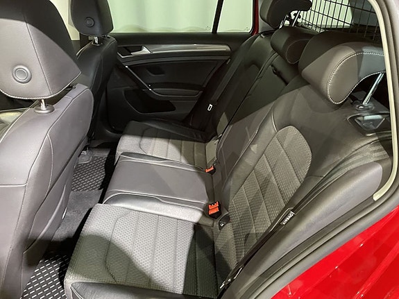 Volkswagen Golf Alltrack 15 of 20
