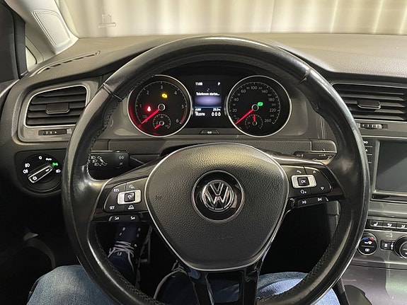 Volkswagen Golf Alltrack 17 of 20