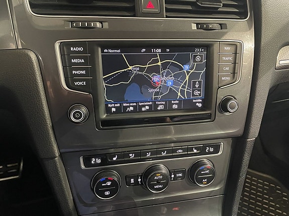 Volkswagen Golf Alltrack 18 of 20