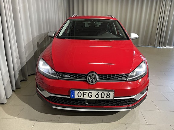 Volkswagen Golf Alltrack 2 of 20