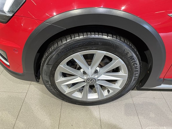 Volkswagen Golf Alltrack 12 of 20