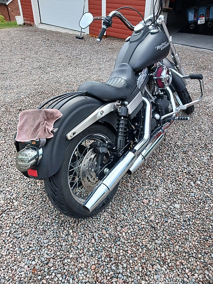 Harley-Davidson Street Bob 3 of 5