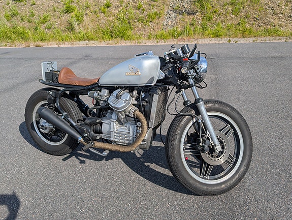 Honda CX500C PC01 3 of 7
