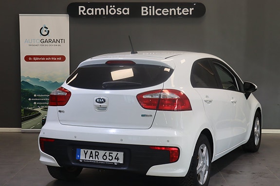 Kia Rio 10 of 21