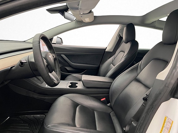 Tesla Model 3 13 of 30