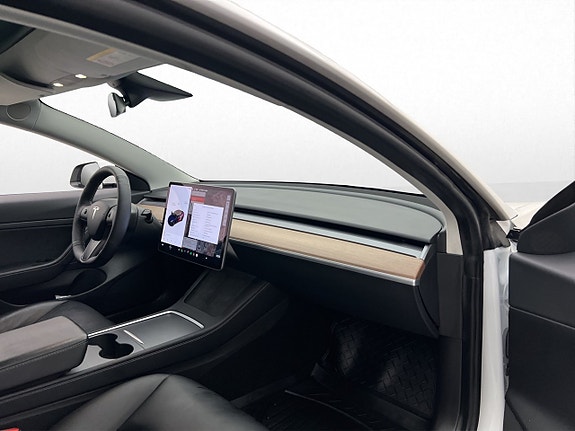 Tesla Model 3 16 of 30
