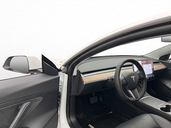 Tesla Model 3 12 of 30