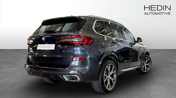 BMW X5 2 of 11