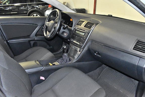 Toyota Avensis 9 of 9