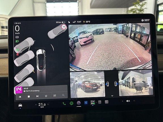 Tesla Model Y 23 of 24