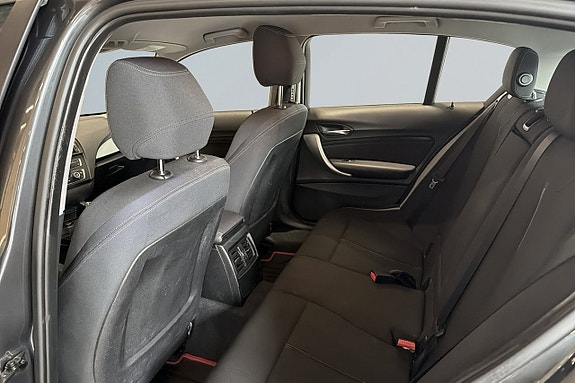BMW 118d 15 of 17