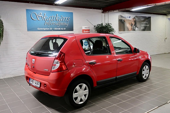 Dacia Sandero 4 of 7
