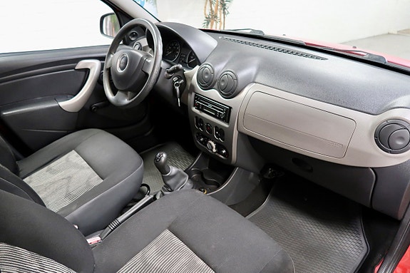 Dacia Sandero 6 of 7