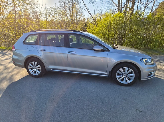 Volkswagen Golf VII 3 of 10