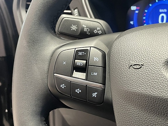 Ford Kuga 12 of 13