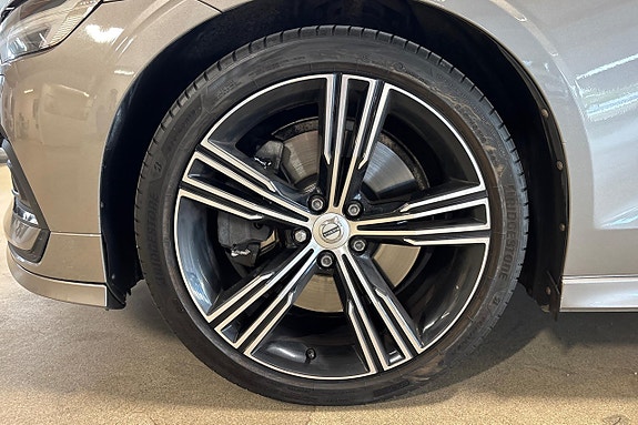 Volvo V60 10 of 25