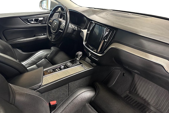 Volvo V60 11 of 25