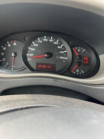 Nissan NV400 4 of 6