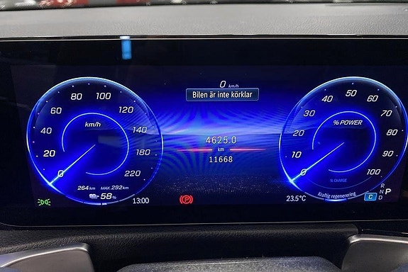 Mercedes-Benz EQB250+ 10 of 14