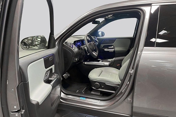 Mercedes-Benz EQB250+ 8 of 14