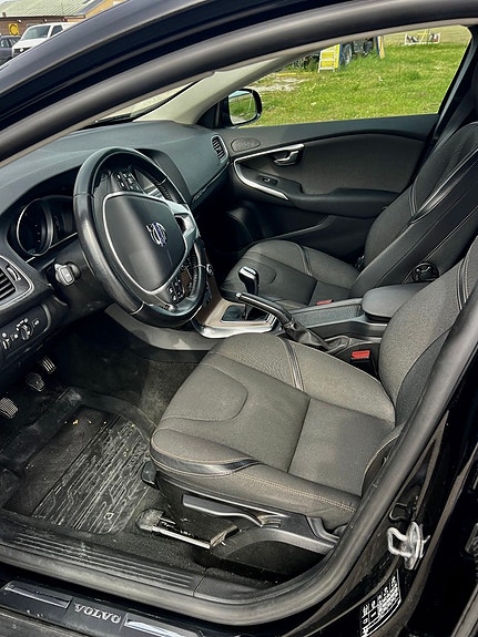 Volvo V40 Cross Country 6 of 11